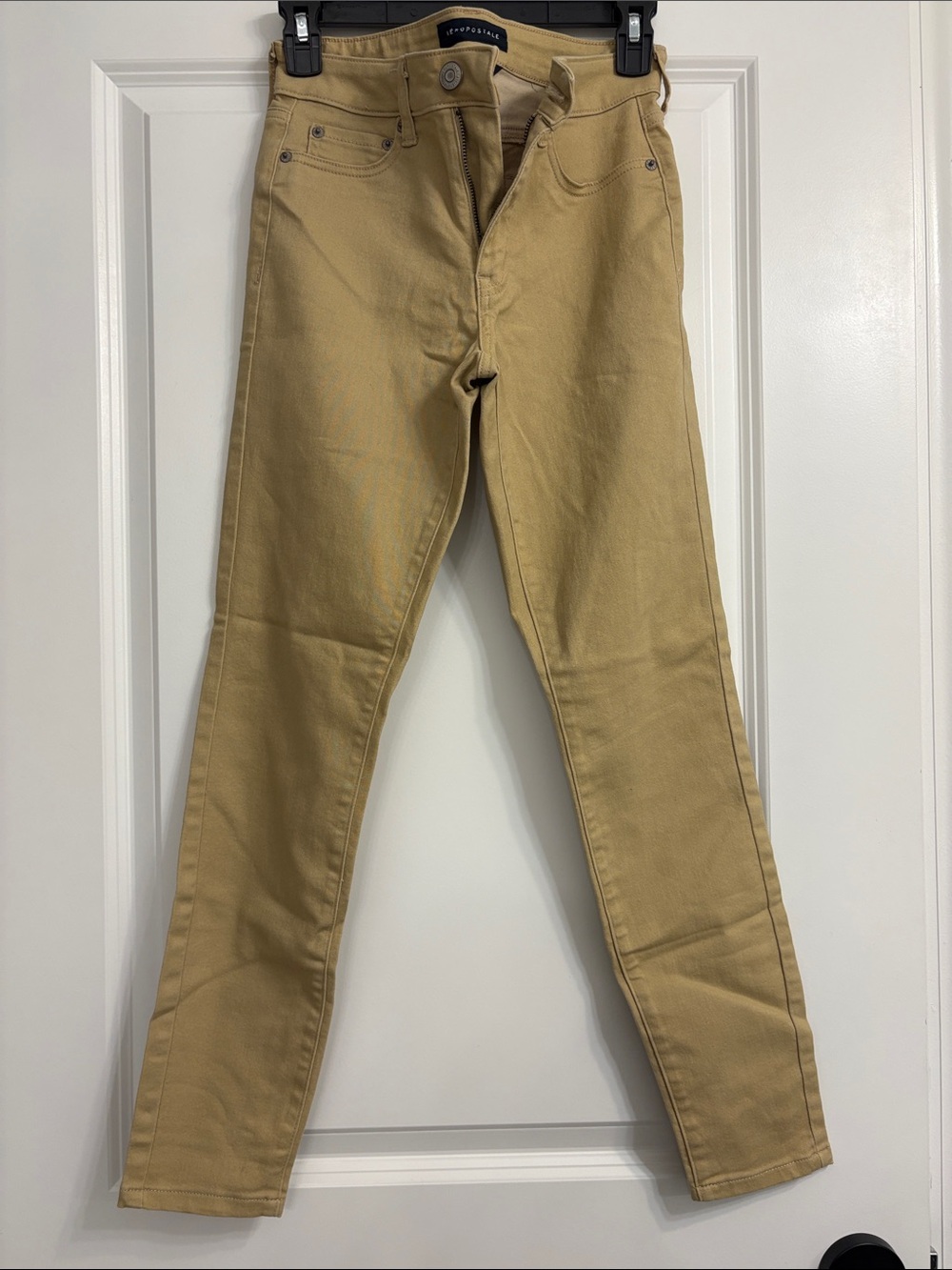 Aeropostale High Rise Jegging in Tan